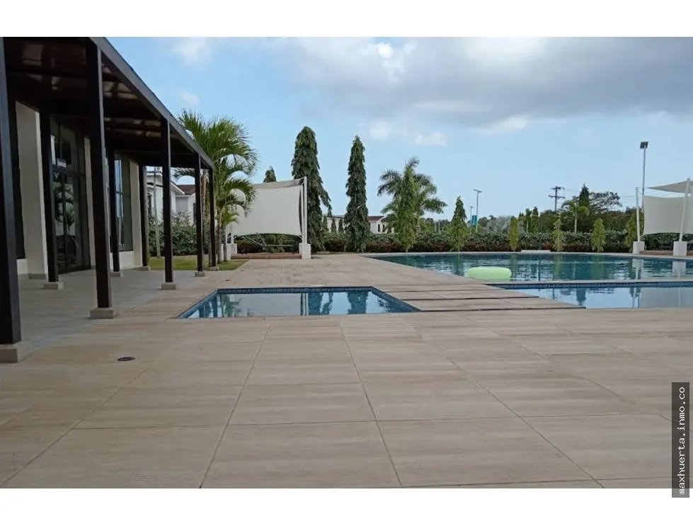 Se vende hermosa casa en Costa Sur
