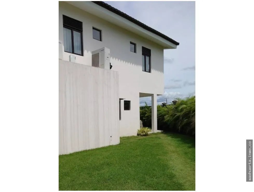Se vende hermosa casa en Costa Sur