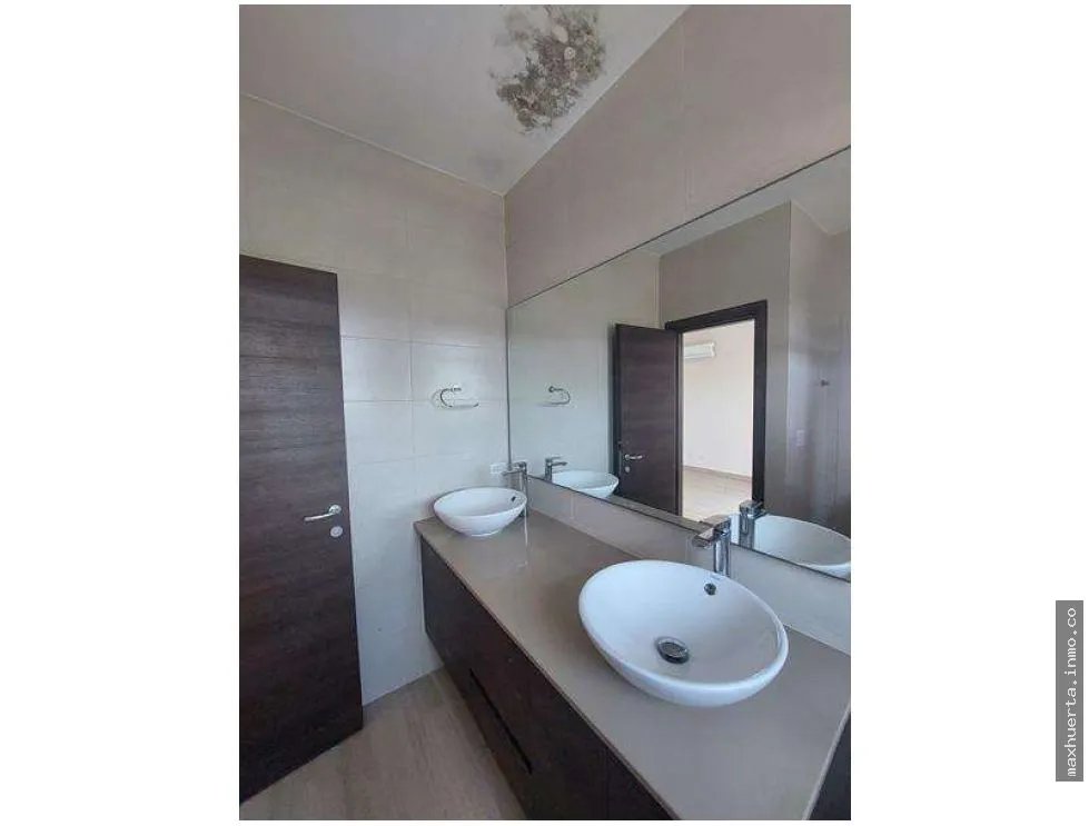 Se vende hermosa casa en Costa Sur