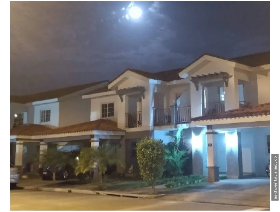 se vende hermosa casa en Versalles