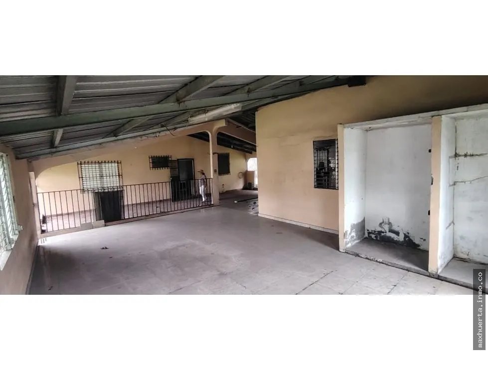 SE VENDE CASA EN ALTOS DE VACAMONTE