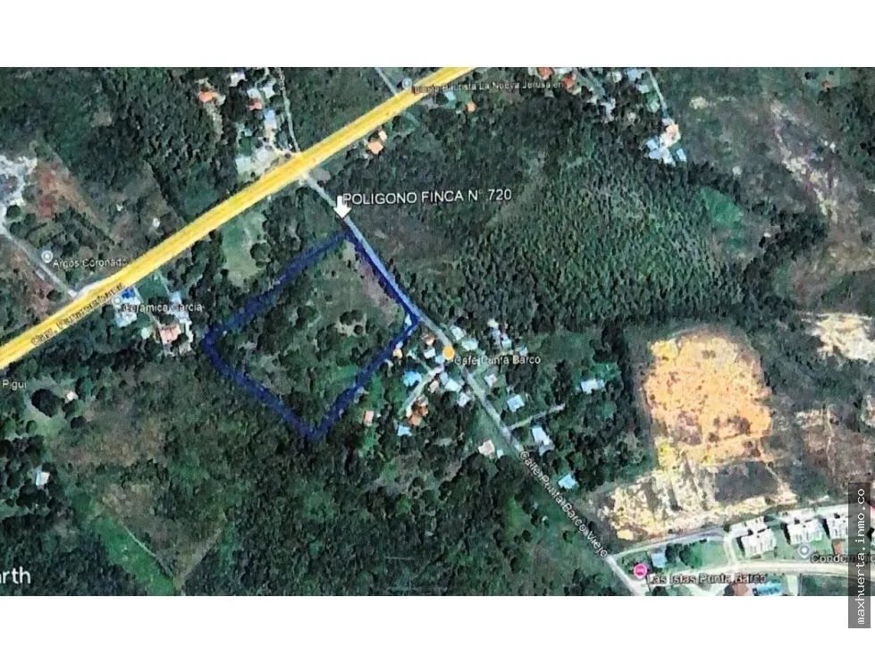 Selling Land in Punta Barco, San Carlos