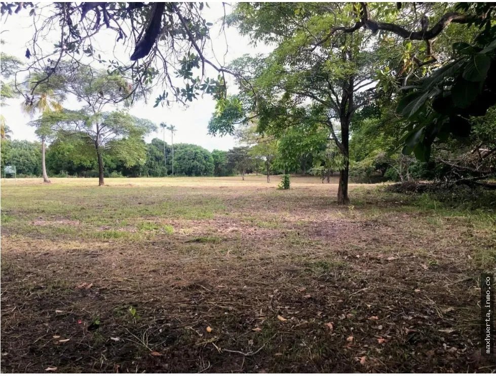 Selling Land in Punta Barco, San Carlos