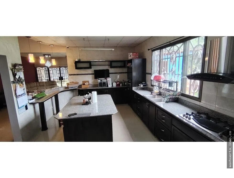 se vende hermosa casa EN REMATE  vista alegre arraijan