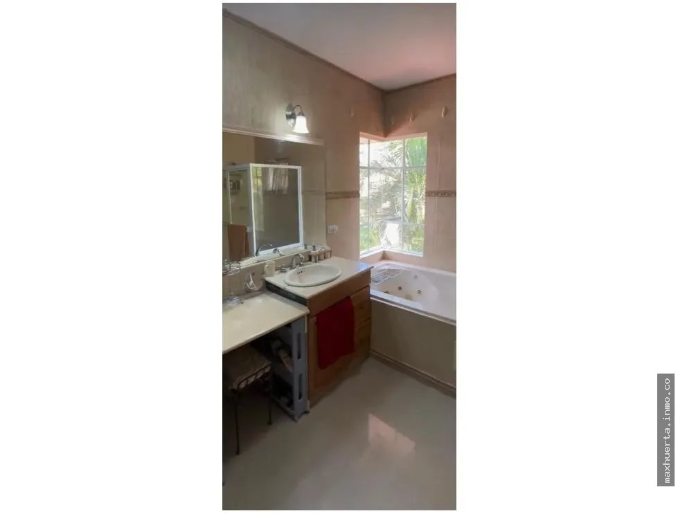 VENDO CASA EN PALMERAS - COSTA DEL ESTE