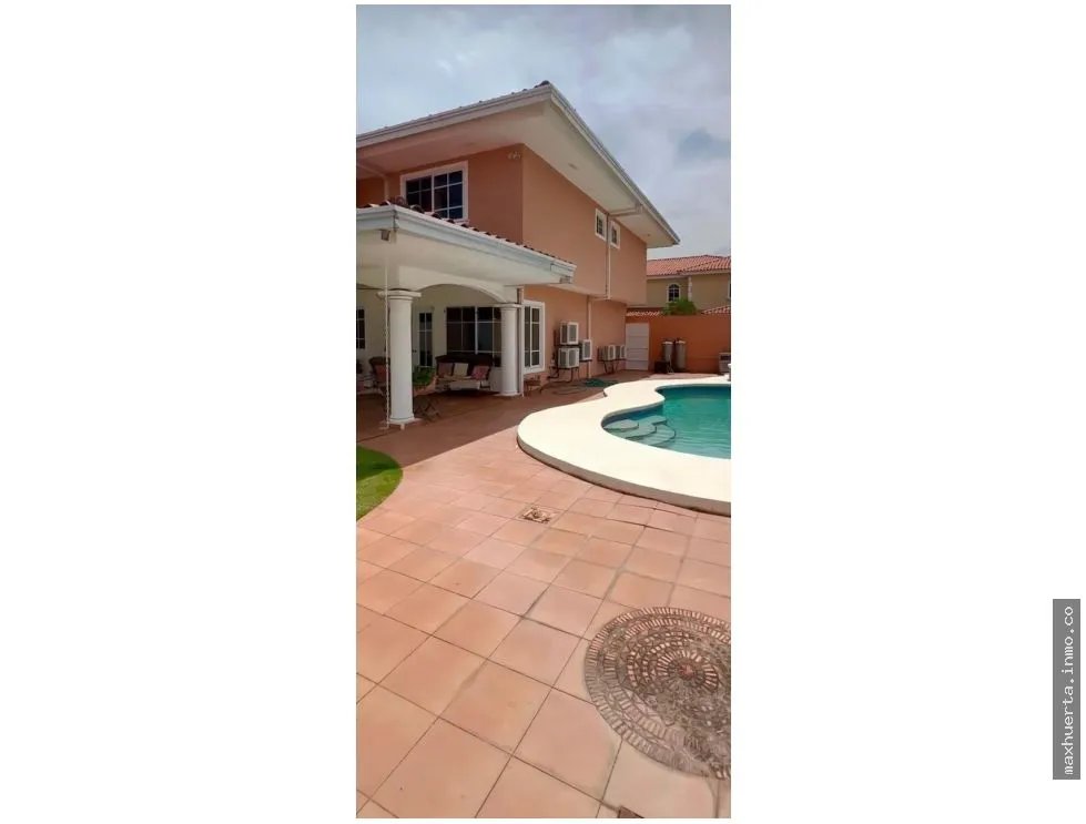 VENDO CASA EN PALMERAS - COSTA DEL ESTE