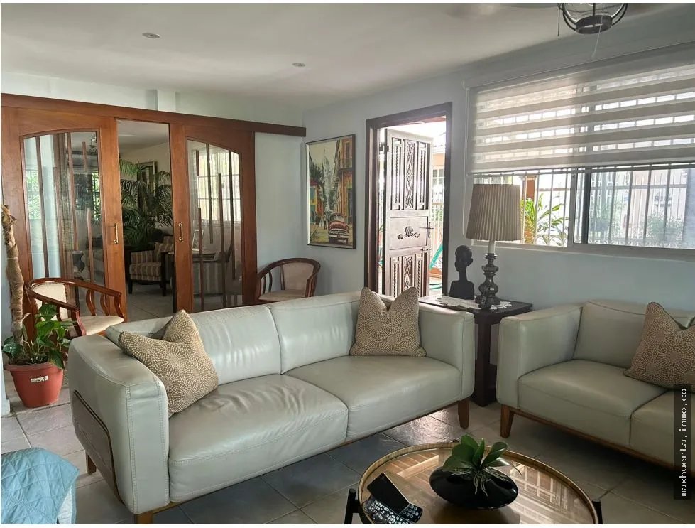 Venta de Casa - Condado del Rey - Negociable