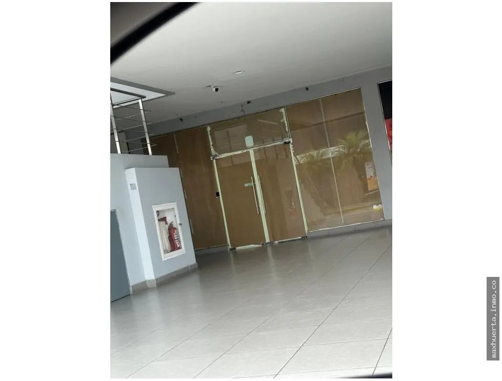 Ground Floor Commercial Space for Rent in Centennial Plaza - Condado del Rey