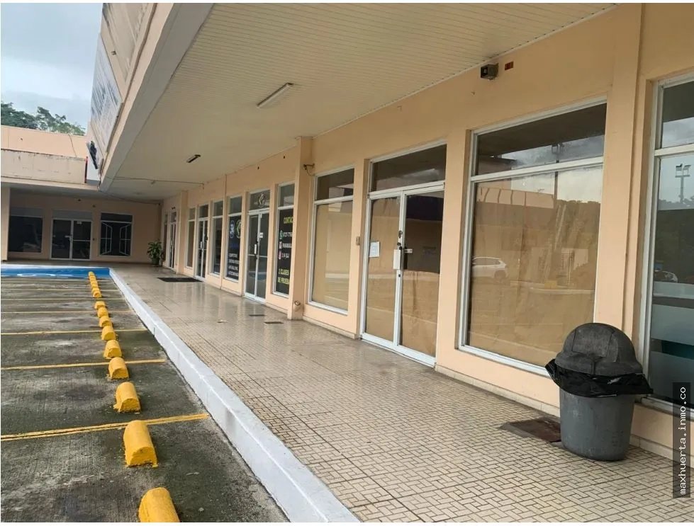 COMMERCIAL SPACE FOR RENT IN CONDADO DEL REY