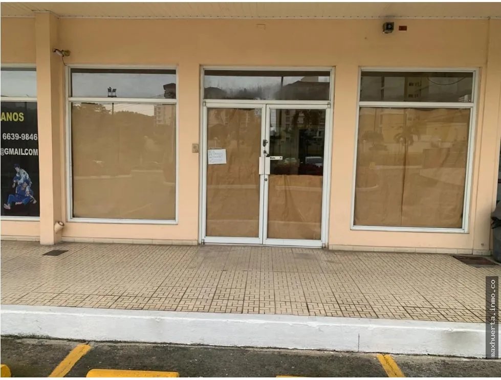 COMMERCIAL SPACE FOR RENT IN CONDADO DEL REY