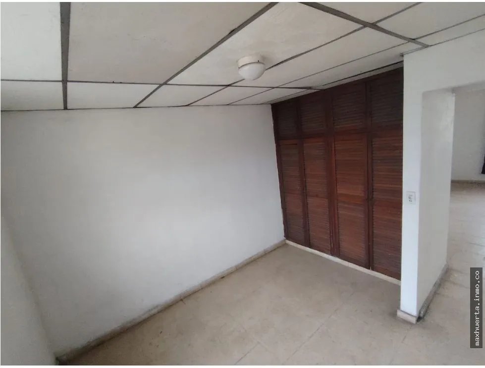 vendo enorme casa ALTOS DE VACAMONTE