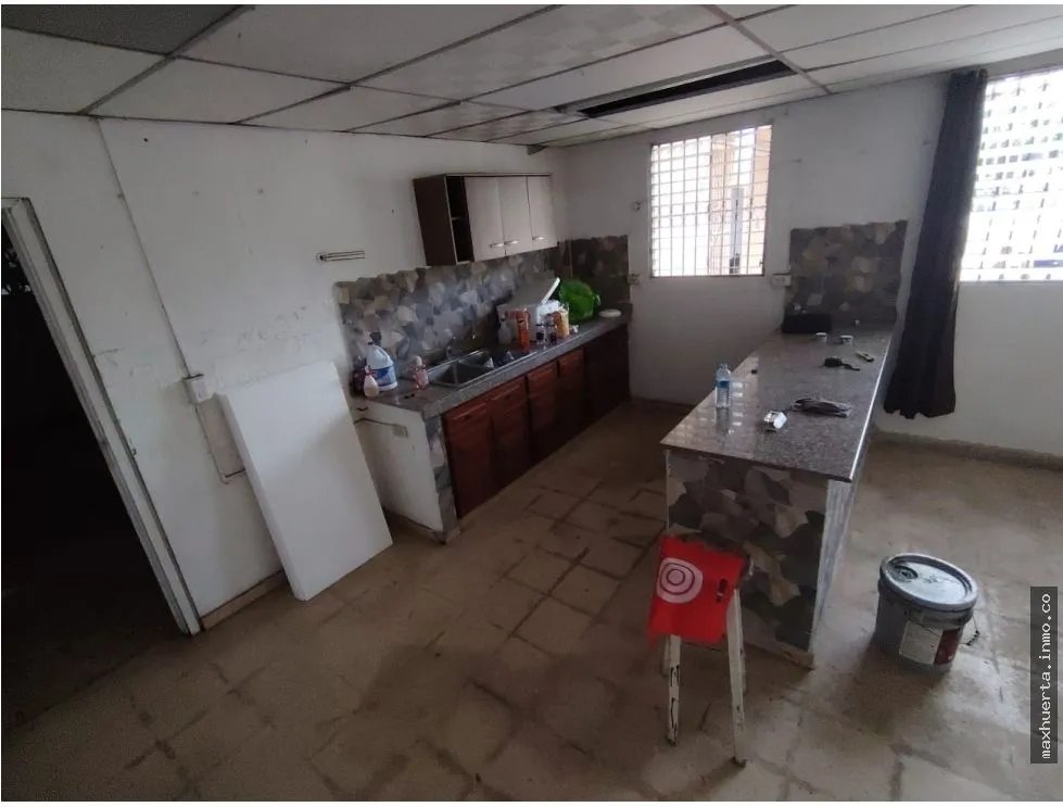 vendo enorme casa ALTOS DE VACAMONTE