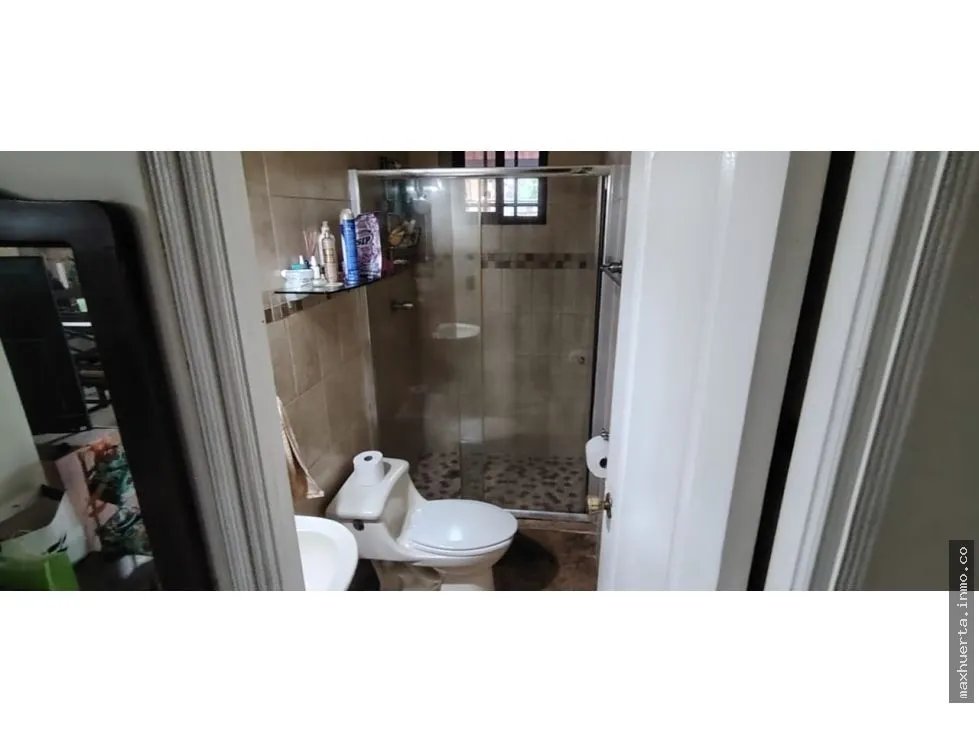 VENDO HERMOSA CASA EN ALTOS DE VACAMONTE