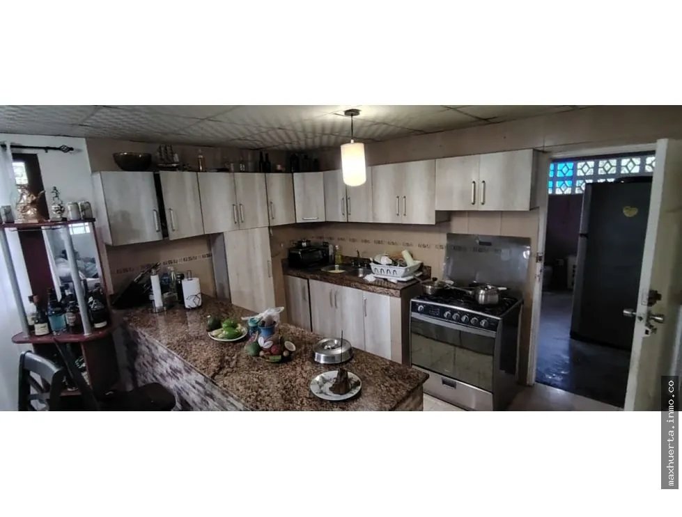 VENDO HERMOSA CASA EN ALTOS DE VACAMONTE