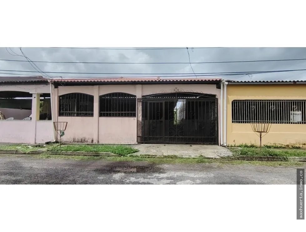 VENDO CASA EN LAS VILLAS DE ARRAIJAN