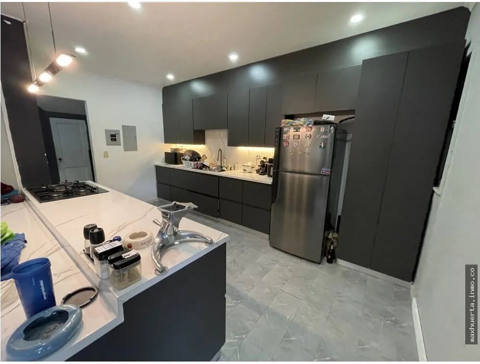 SE VENDE CASA EN LA BOCA
