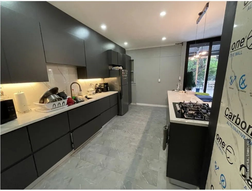 SE VENDE CASA EN LA BOCA