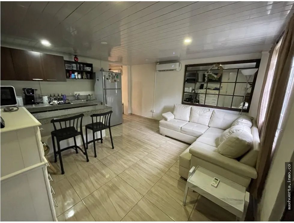 SE VENDE CASA EN LA BOCA