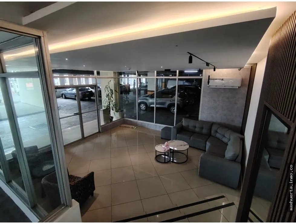 FOR SALE: 4 ISLAS PH APARTMENT