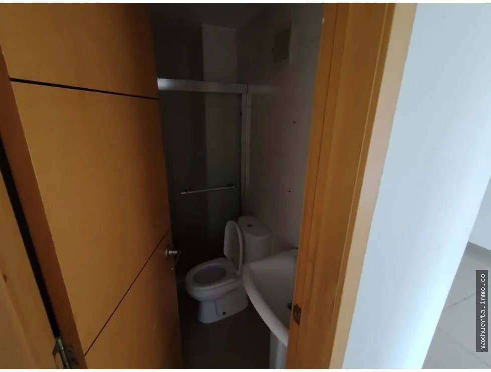 FOR SALE: 4 ISLAS PH APARTMENT
