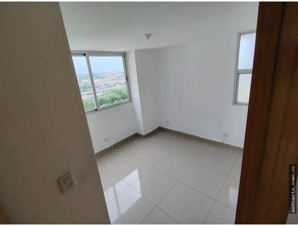 FOR SALE: 4 ISLAS PH APARTMENT