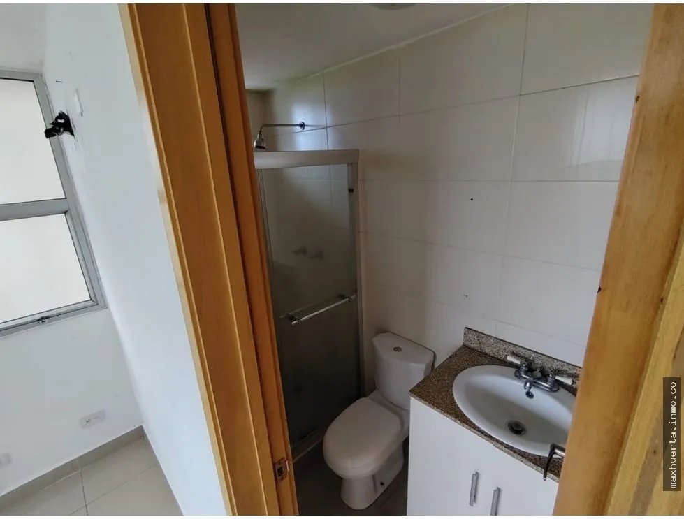 FOR SALE: 4 ISLAS PH APARTMENT