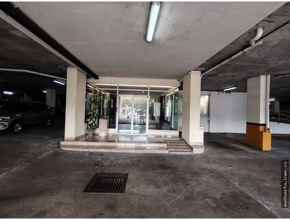 FOR SALE: 4 ISLAS PH APARTMENT