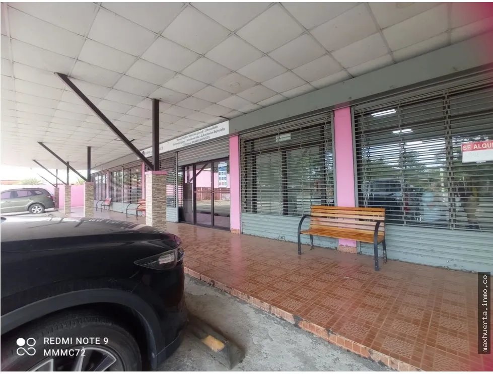 VENDO Plaza comercial en Aguadulce