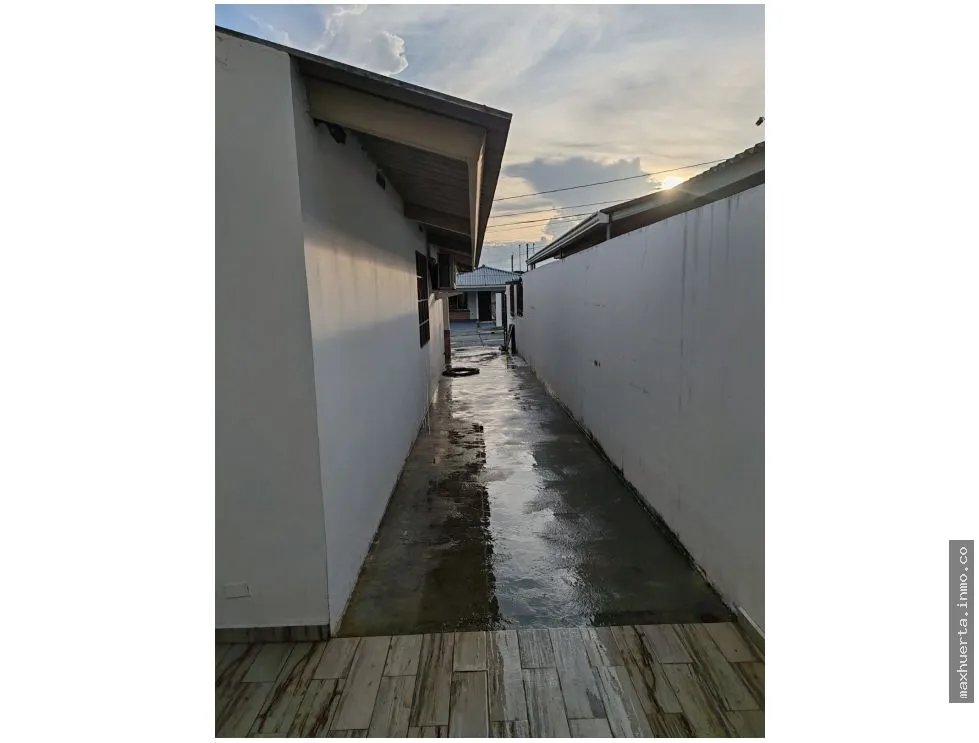 VENDO CASA EN PARQUES DE OVIEDO, HATO MONTAÑA