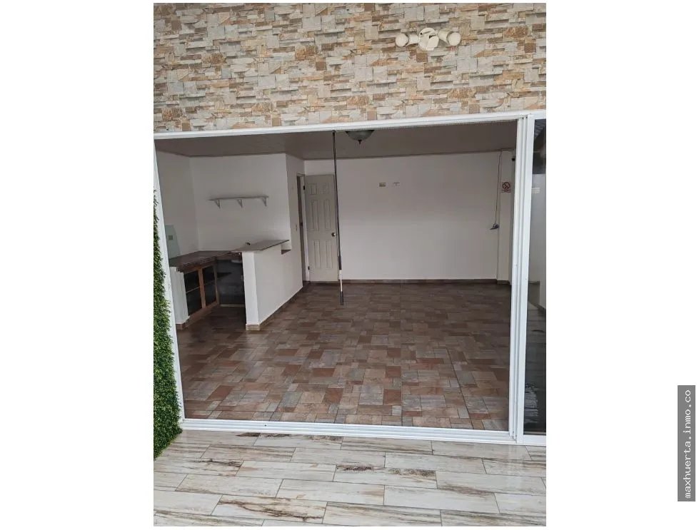 VENDO CASA EN PARQUES DE OVIEDO, HATO MONTAÑA