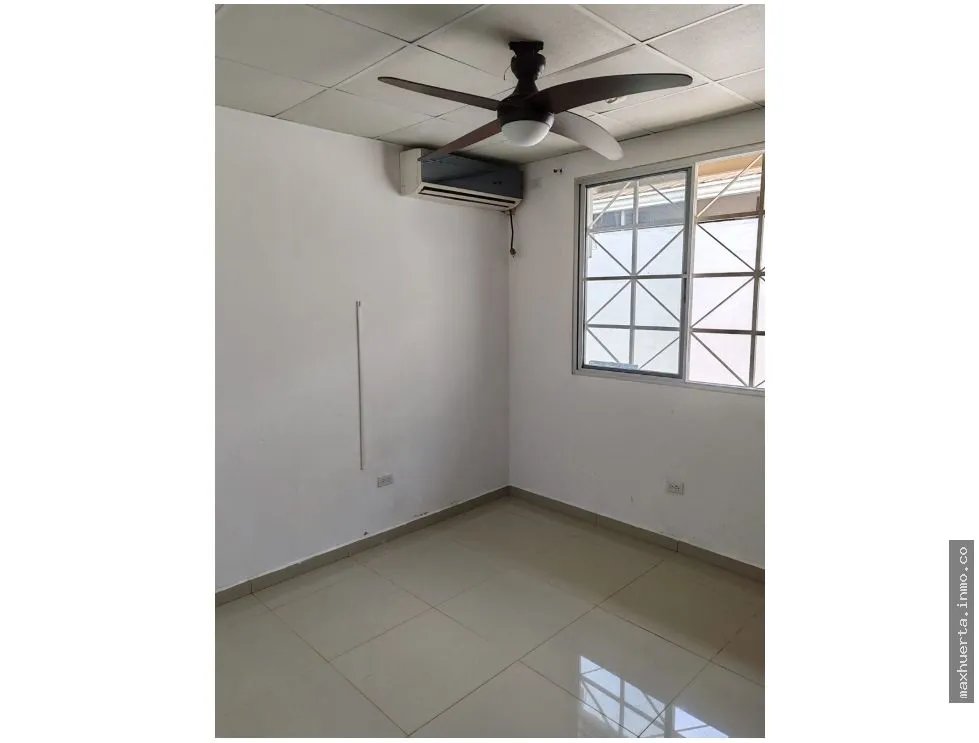 VENDO CASA EN PARQUES DE OVIEDO, HATO MONTAÑA