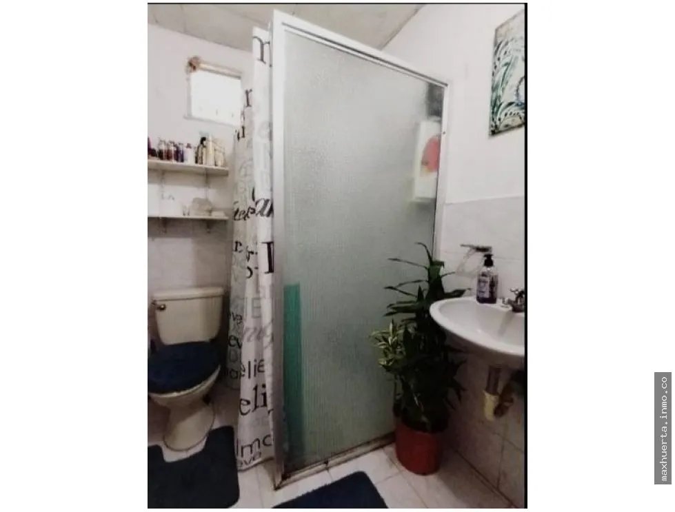 VENDO  CASA EN LA ESTANCIA