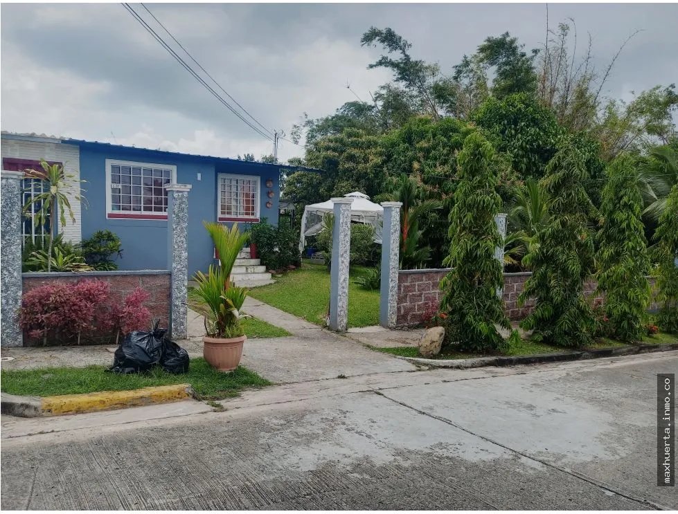 VENDO  CASA EN LA ESTANCIA
