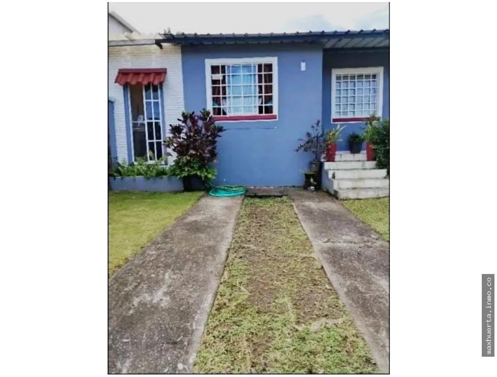 VENDO  CASA EN LA ESTANCIA