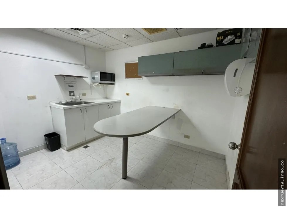 Venta oficina en Torre World Trade Center Marbella