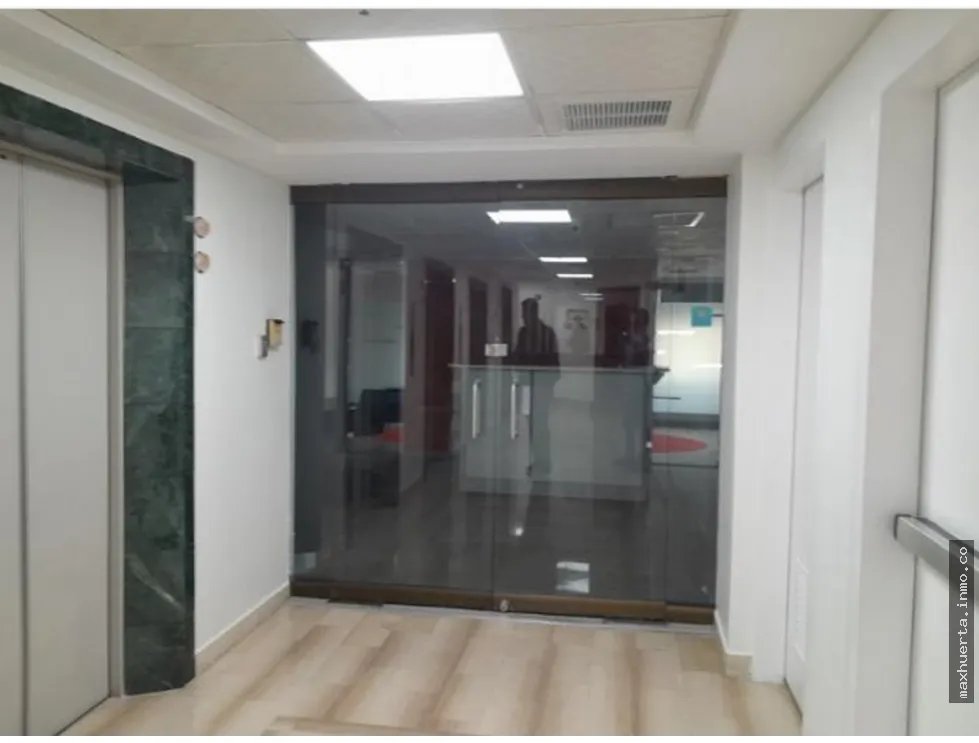 Venta oficina en Torre World Trade Center Marbella
