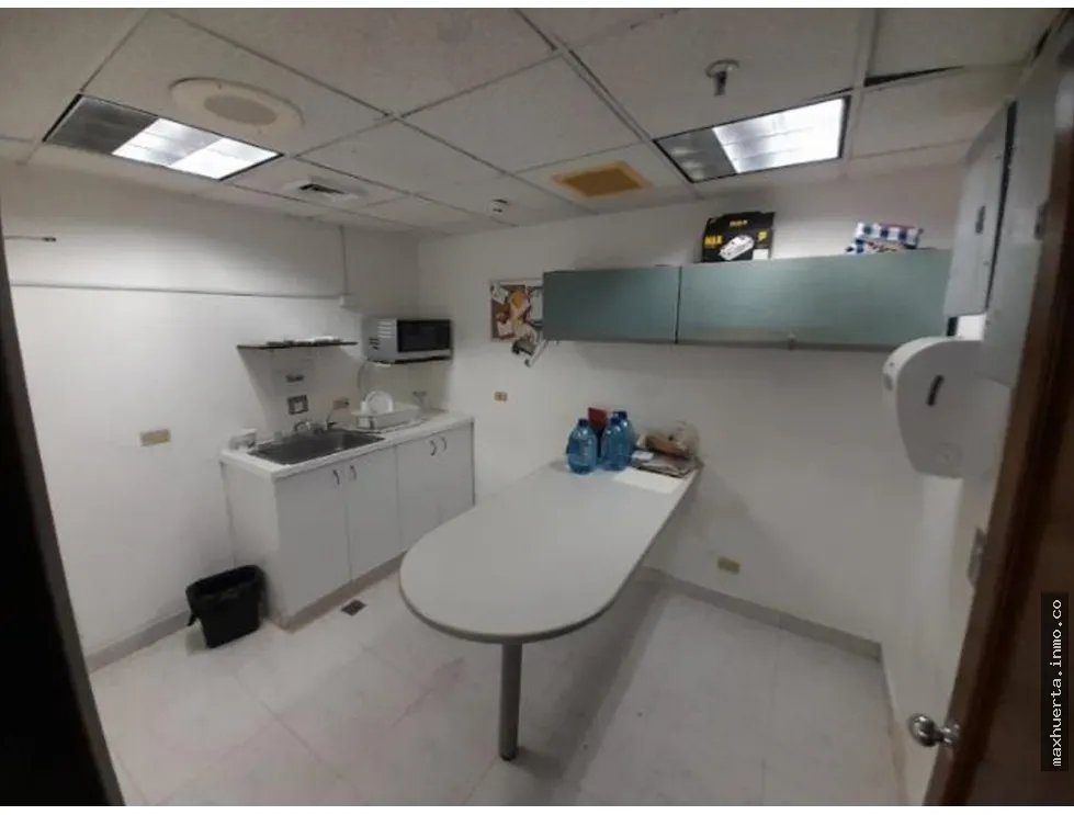 Venta oficina en Torre World Trade Center Marbella