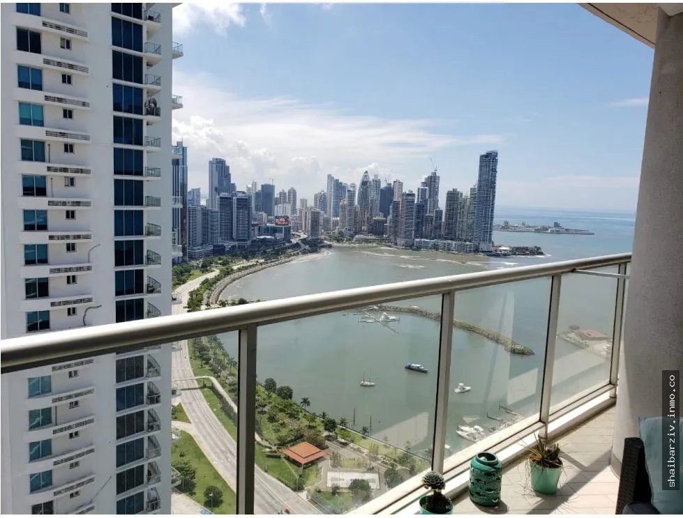 APARTMENT FOR SALE IN PH YACHT CLUB, AV. BALBOA