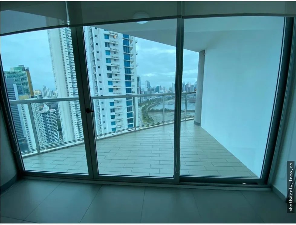 APARTMENT FOR SALE IN PH YACHT CLUB, AV. BALBOA