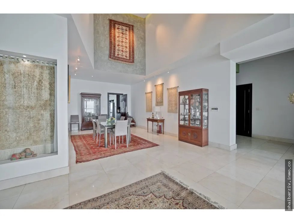 SE VENDE BELLO APARTAMENTO EN PRIMERA LÍNEA DE COSTA DEL ESTE