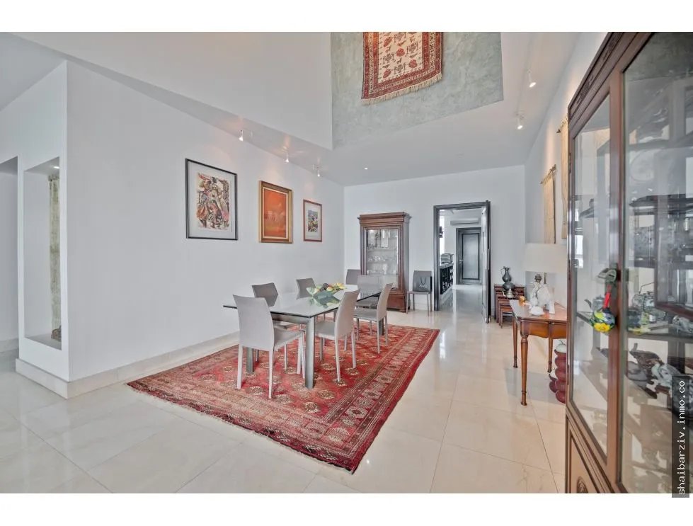 SE VENDE BELLO APARTAMENTO EN PRIMERA LÍNEA DE COSTA DEL ESTE