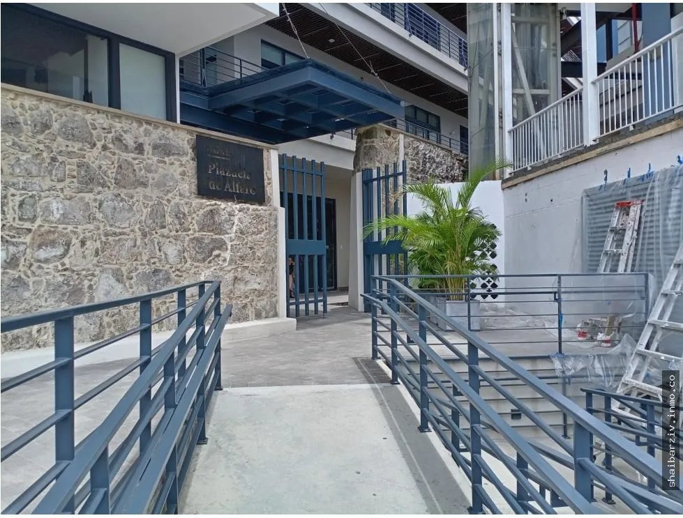 Commercial Spaces for Rent in Plazuela Alfaro, Historic District!