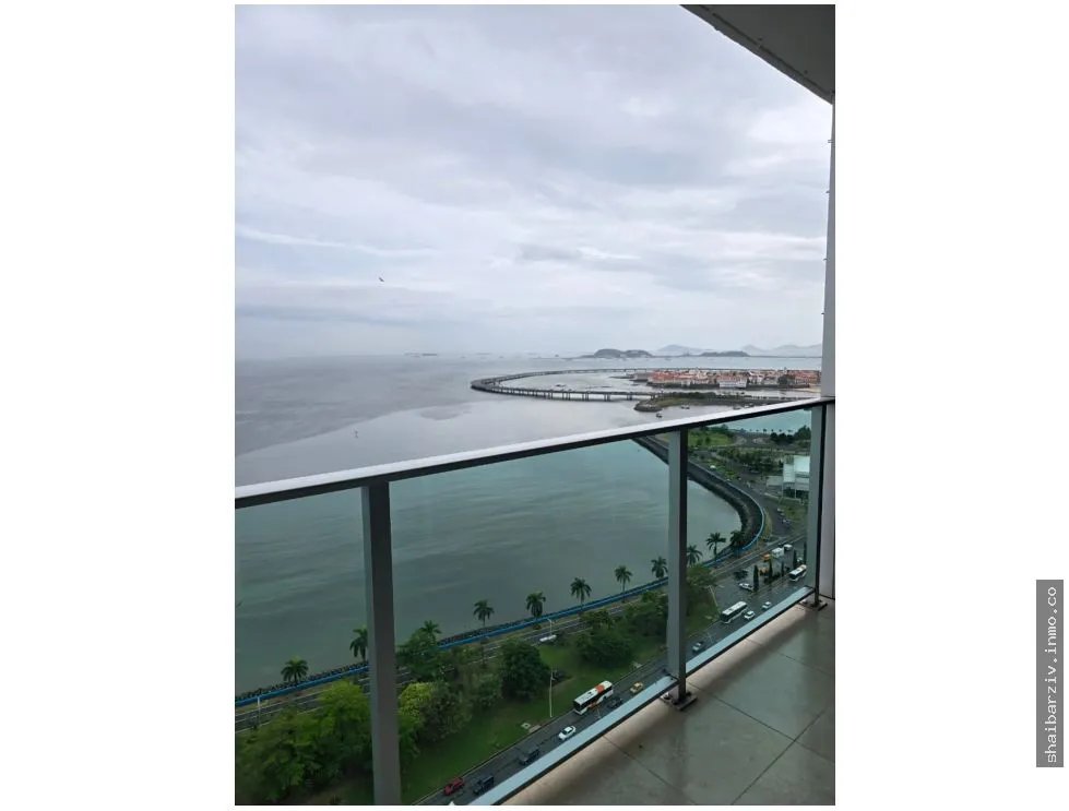 SE VENDE APARTAMENTO EN PH H2O, AV. BALBOA