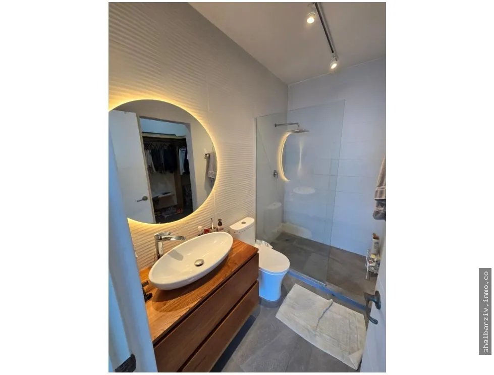 SE VENDE APARTAMENTO EN PH H2O, AV. BALBOA