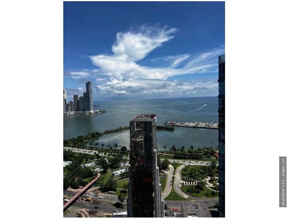 SE VENDE APARTAMENTO EN AV. BALBOA, PH MARINA PARK