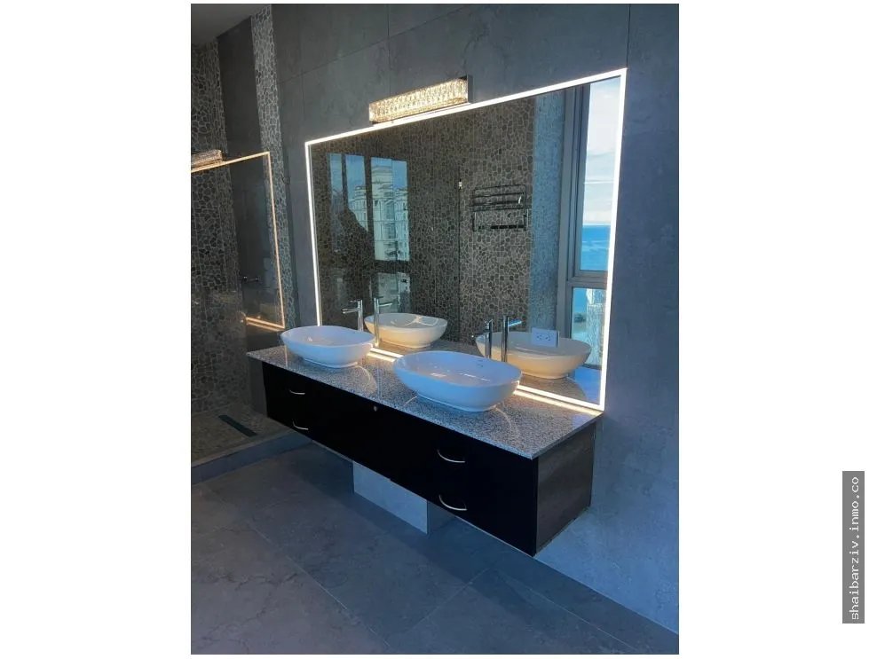 SE VENDE APARTAMENTO EN AV. BALBOA, PH MARINA PARK