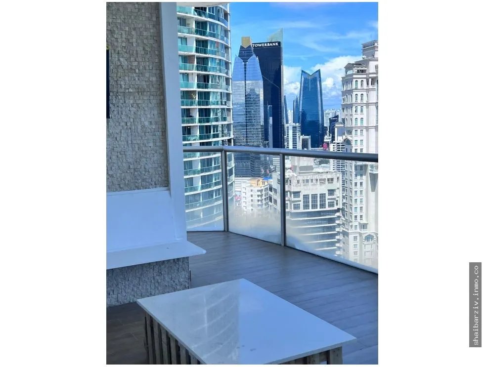 SE VENDE APARTAMENTO EN AV. BALBOA, PH MARINA PARK