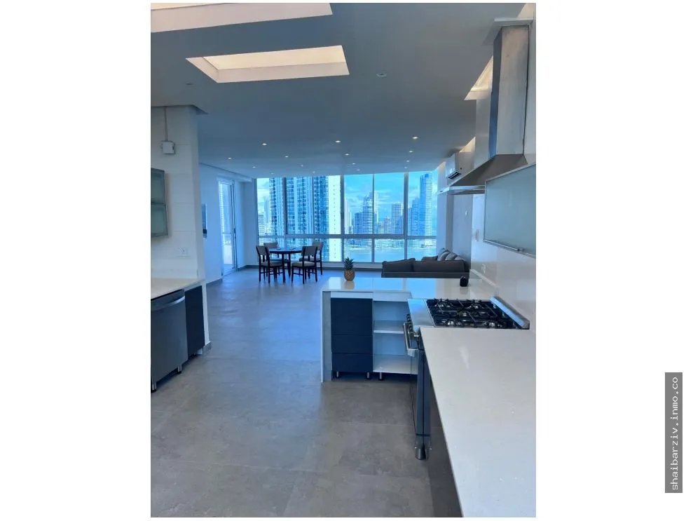 SE VENDE APARTAMENTO EN AV. BALBOA, PH MARINA PARK
