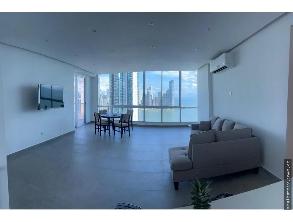 SE VENDE APARTAMENTO EN AV. BALBOA, PH MARINA PARK
