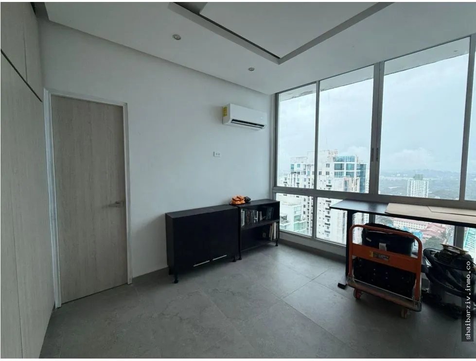 SE VENDE APARTAMENTO EN AV. BALBOA, PH MARINA PARK